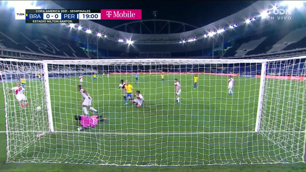 ¡TIRO ATAJADO! disparo por Neymar .