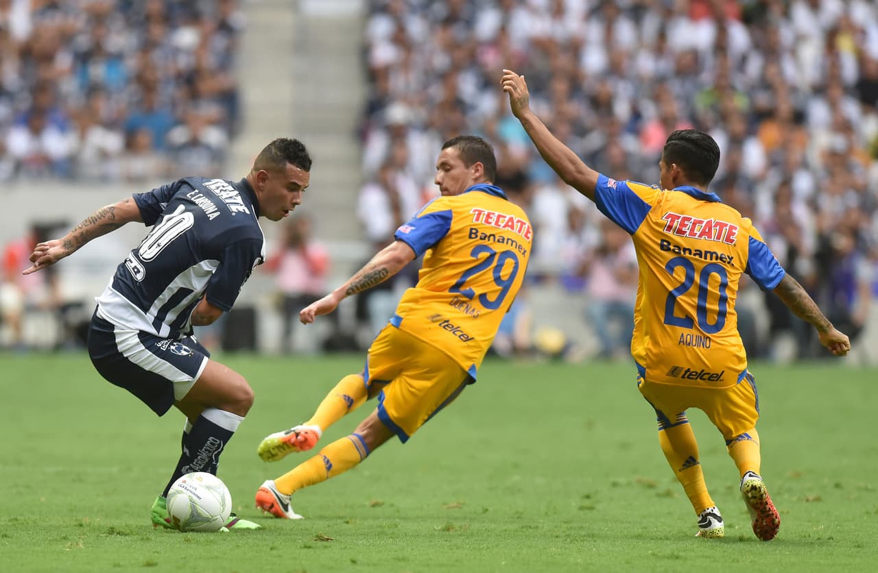 En el uno contra uno, desequilibra gracias a su buen manejo de balón. Suele imponerse en los duelos individuales.