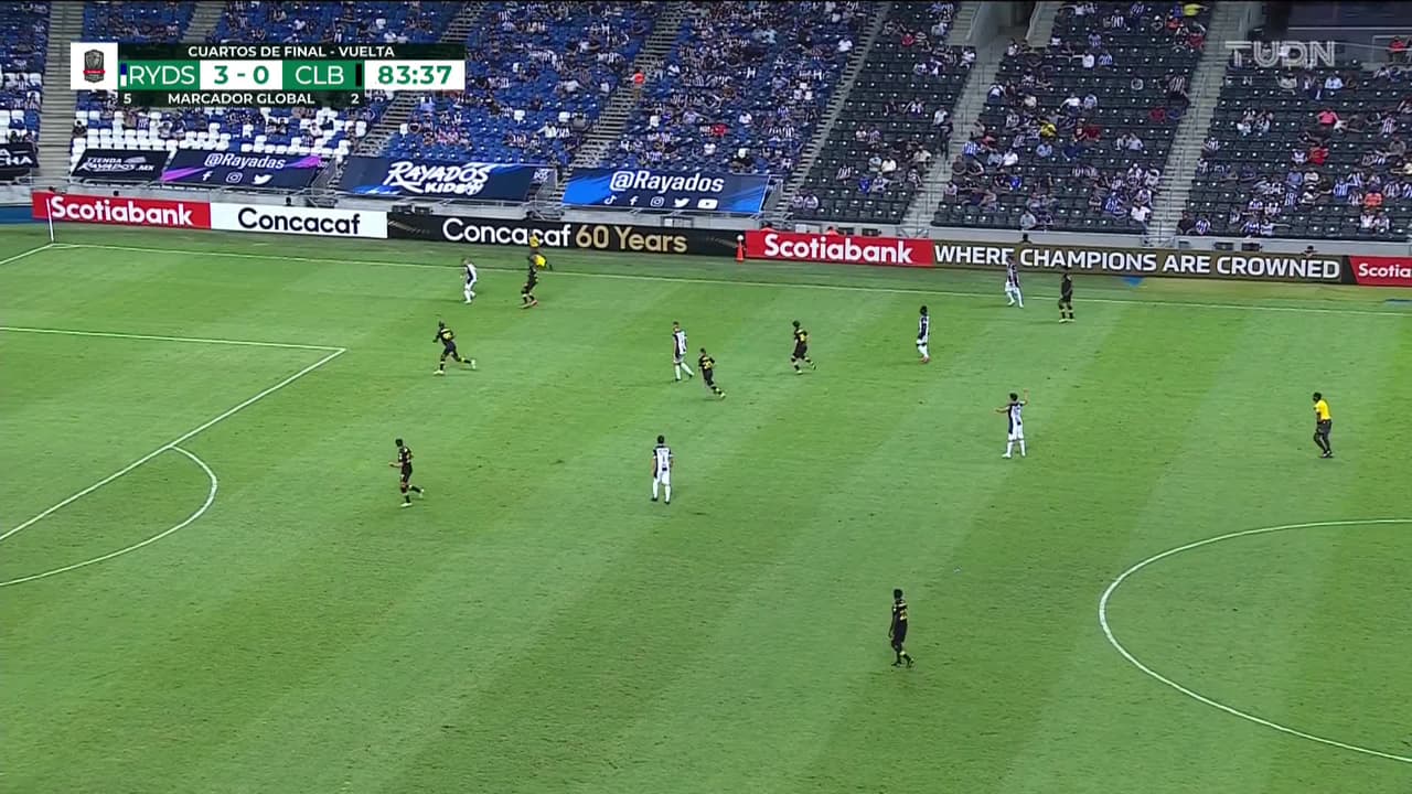 ¡TIRO ATAJADO! disparo por Ake Arnaud Loba.