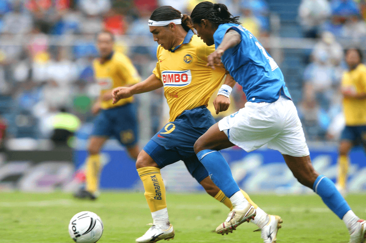 En la Jornada 9 del Apertura 2006, América visitó a Cruz Azul con ‘Chava’ por primera vez americanista, ante los celestes.