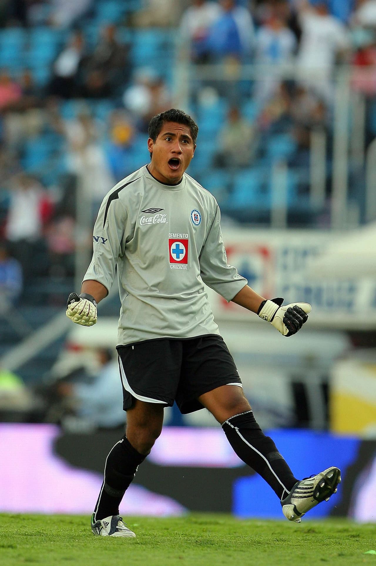 <b>Alfonso Blanco - </b>El portero, actualmente en Pachuca, debutó en el 2008 con la Máquina y en el 2010 firmó con las Águilas. Su paso por los dos equipos no fue brillante.