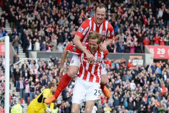 El Stoke City mantendría su dinámica y ritmo ofensivo y lograría ponerse 5-0 sobre los Reds.