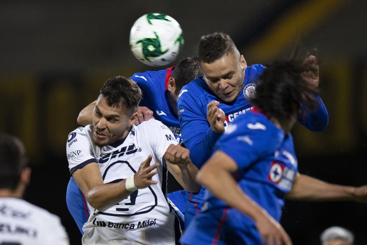 Con goles de Juan Dinneno al 4 y 37, Carlos González al 41 y Juan Pablo vigón al 89, Pumas gana 4-0 a Cruz Azu y consiguen la mayor remontada en la historia del futbol mexicano.