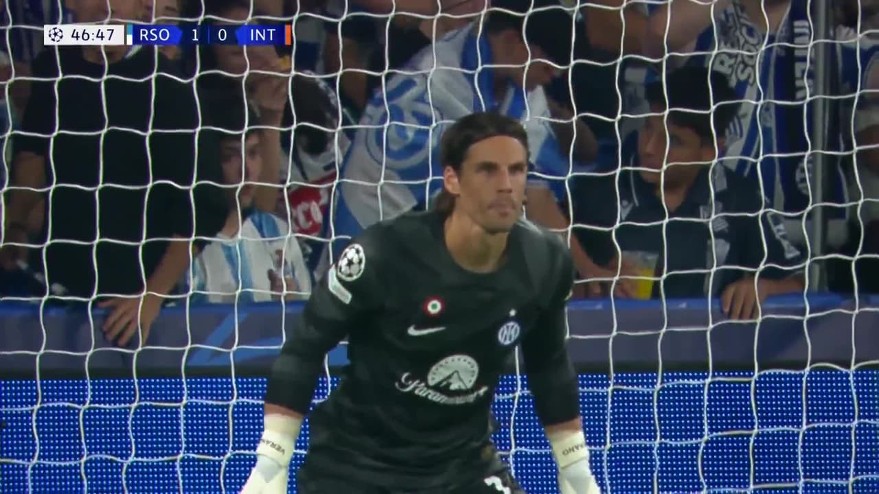 ¡TIRO ATAJADO! disparo por Brais Méndez.