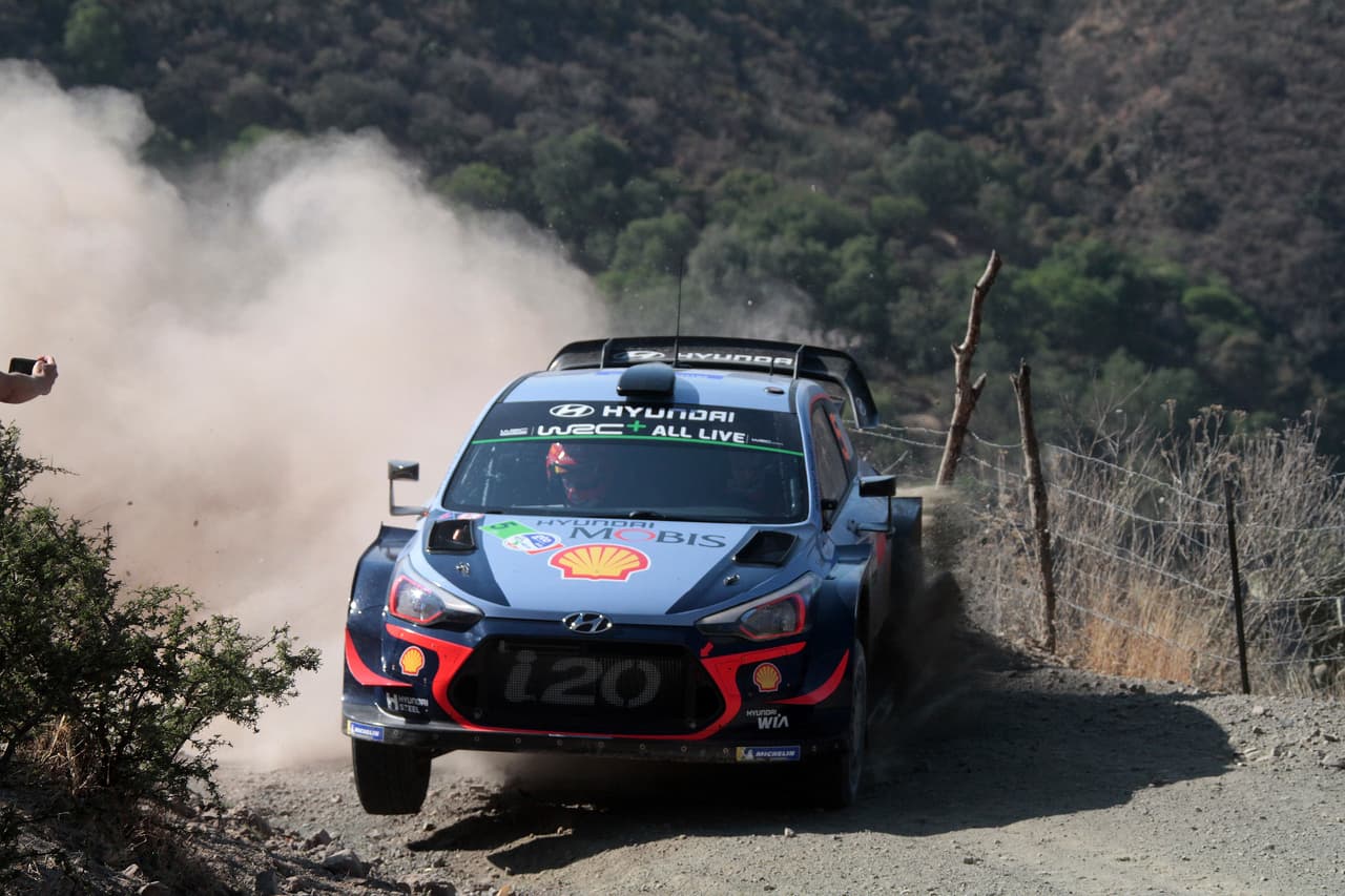 Entre los bellos paisajes en Guanajuato y la rudeza de los caminos, se lleva a cabo el Rally de México, que es la tercera fecha del campeonato mundial. Asi fue la intensidad de la primera jornada.