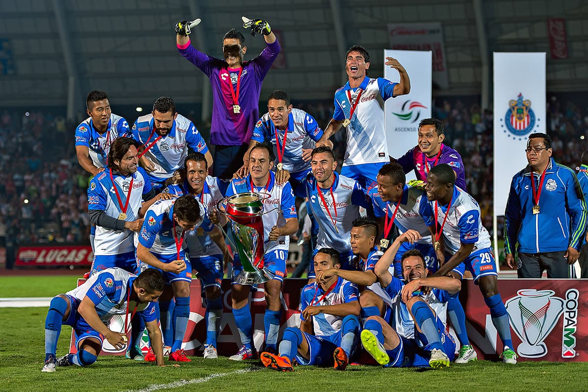 El Puebla jugó todo el Clausura 2015 en el Estadio Universitario BUAP incluyendo en el título de la Copa MX sobre Chivas, todo porque estaba en remodelación el Estadio Cuauhtémoc.