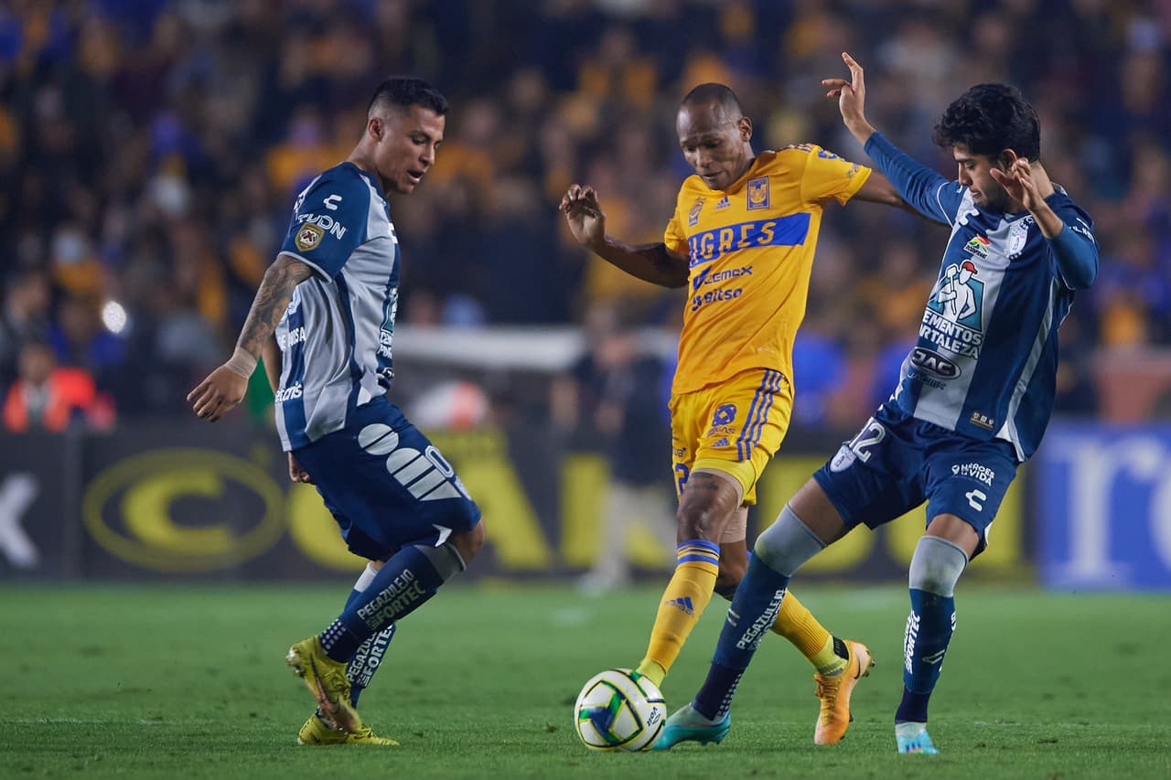 Tigres vencen de manera contundente a los Tuzos del Pachuca.