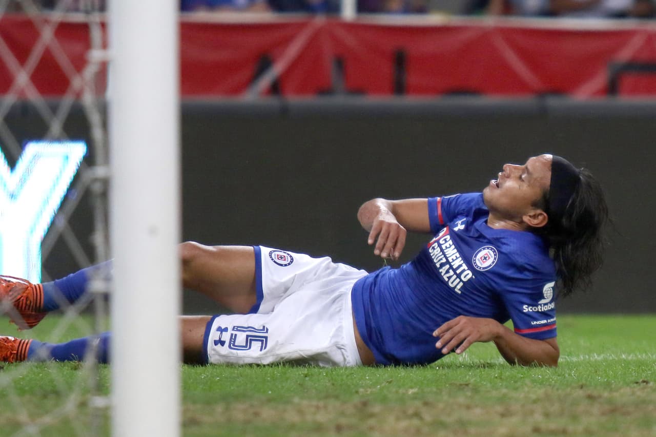 Cruz Azul vive de nuevo momentos de tensión luego de resultados que lo tienen en el décimo lugar del Clausura 2018. Sus 20 años de sequía son una amenaza constante para cualquier proceso.