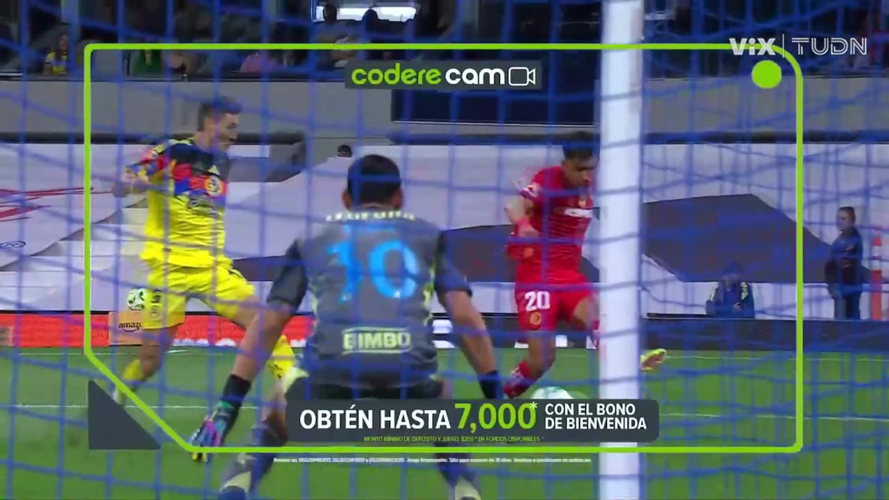 ¡El tremendo cañonazo del Toluca que pega en el poste de Rodolfo Cota!