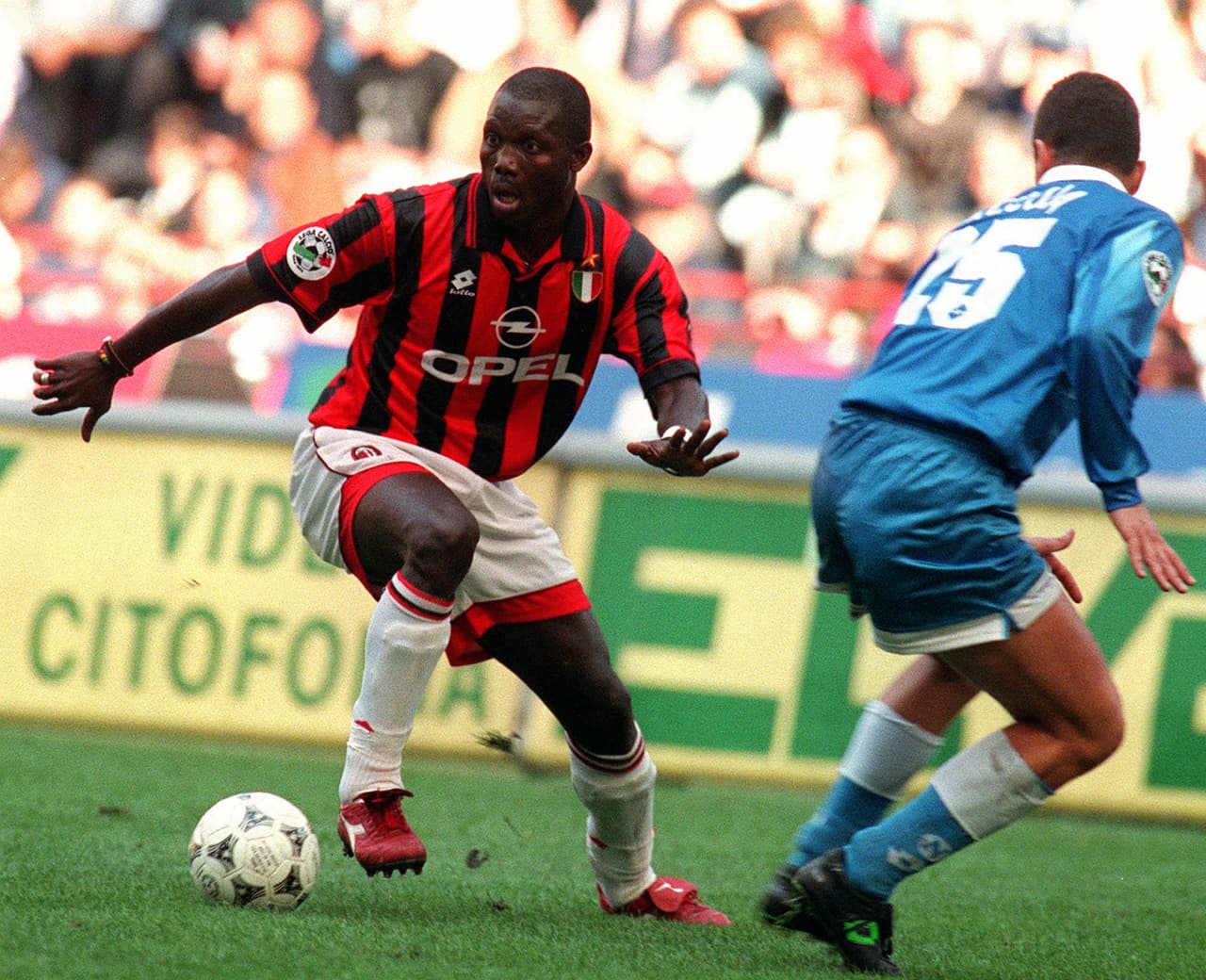 El liberiano George Weah pasó a la historia por ser el primero y hasta ahora único africano en ganar un Balón de Oro, gracias a su sobresaliente talento en la década de los 90.