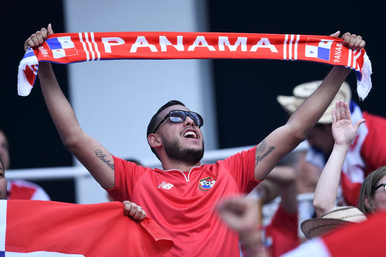 Los seguidores de Inglaterra y Panamá viven con alegría la segunda presentación de sus seleccionados en el grupo G del Mundial de Rusia 2018.
