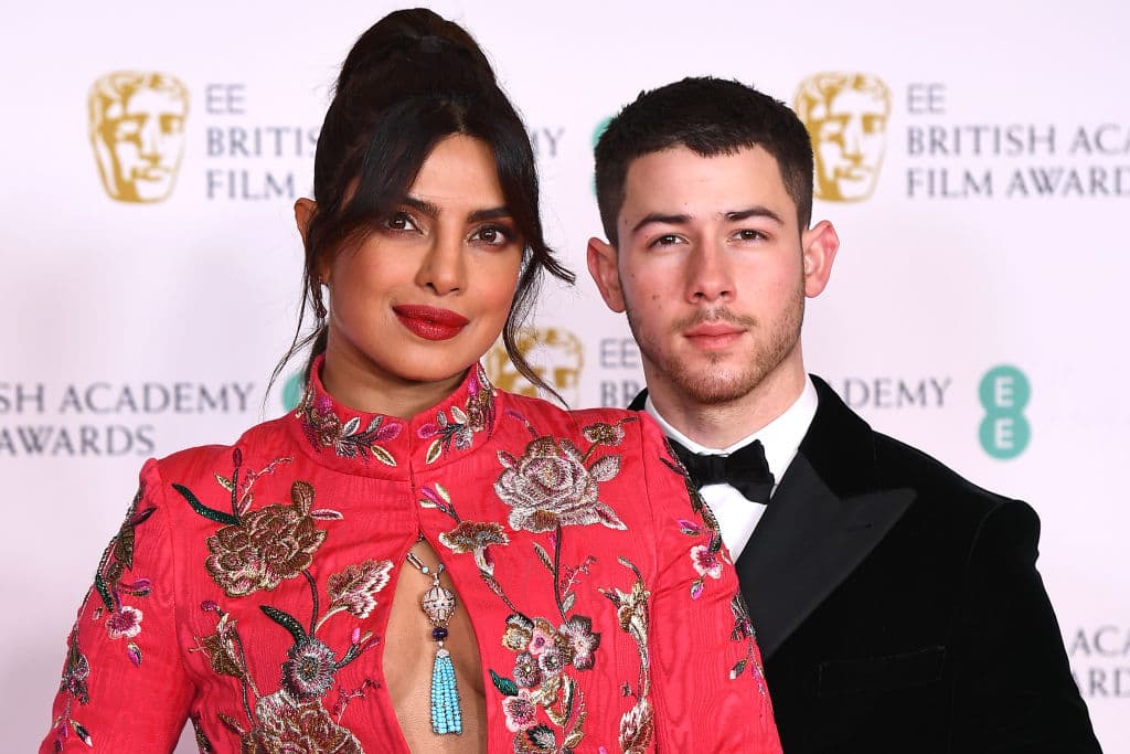 En noviembre, Internet se encendió con los rumores de divorcio que rodeaban a Chopra y Nick Jonas después de que ella cambiara el nombre de usuario de su cuenta de Instagram.