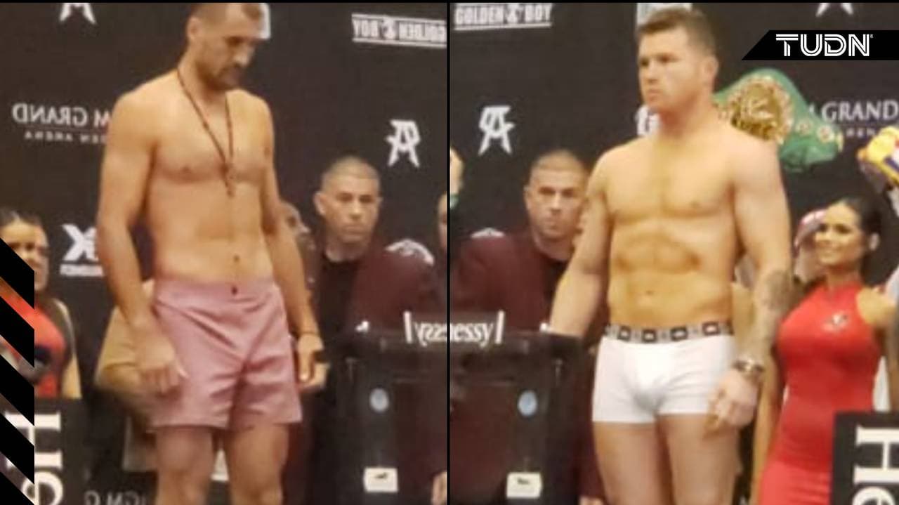 Saúl Álvarez presumió de un físico más trabajado que el ruso Kovalev en la ceremonia de pesaje.