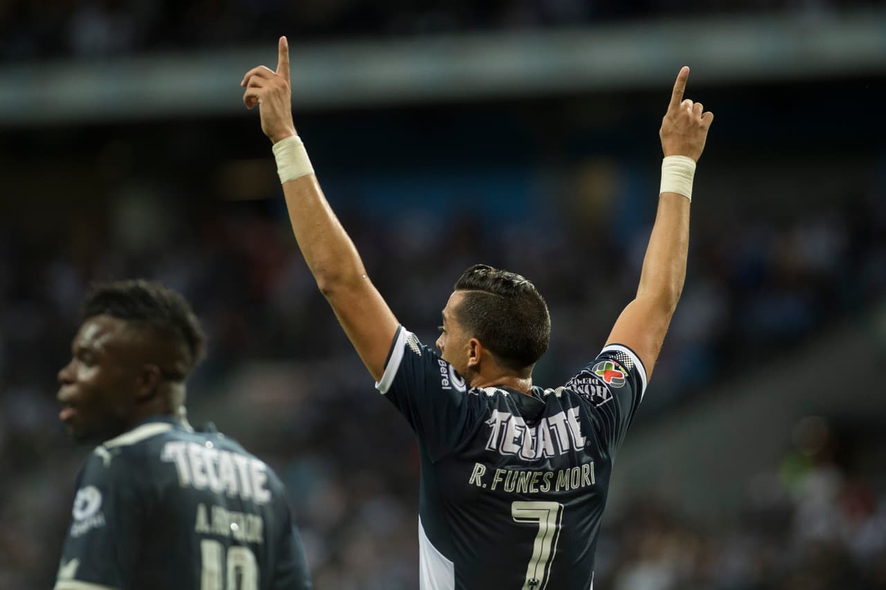 Rogelio Funes Mori abrió el marcador al minuto 23 con asistencia de Dorlan Pabón.