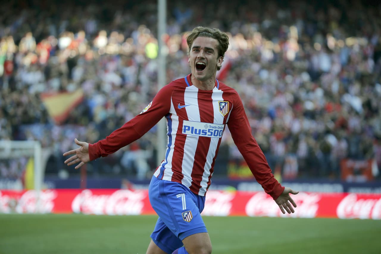 Griezmann anotó al minuto 15 del segundo tiempo de falta directa a la escuadra, imposible para el guardameta por potencia, dirección y golpeo del internacional francés, aclamado por todo el Calderón.
