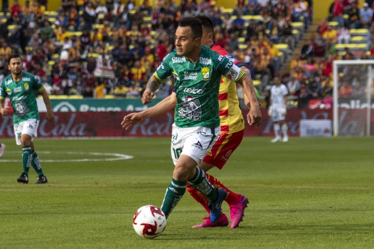 Con goles de Ángel Mena y Jean Meneses, León gana y se lleva los tres puntos a casa.