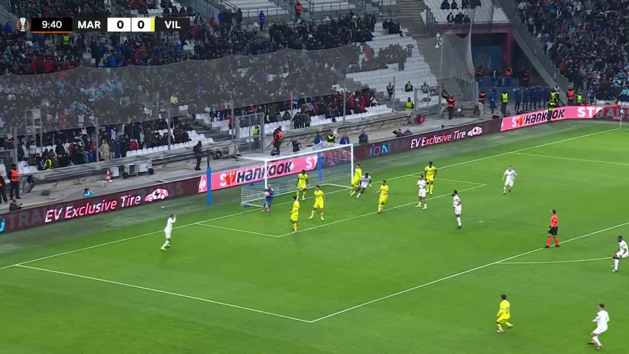 ¡TIRO ATAJADO! disparo por Amine Harit.