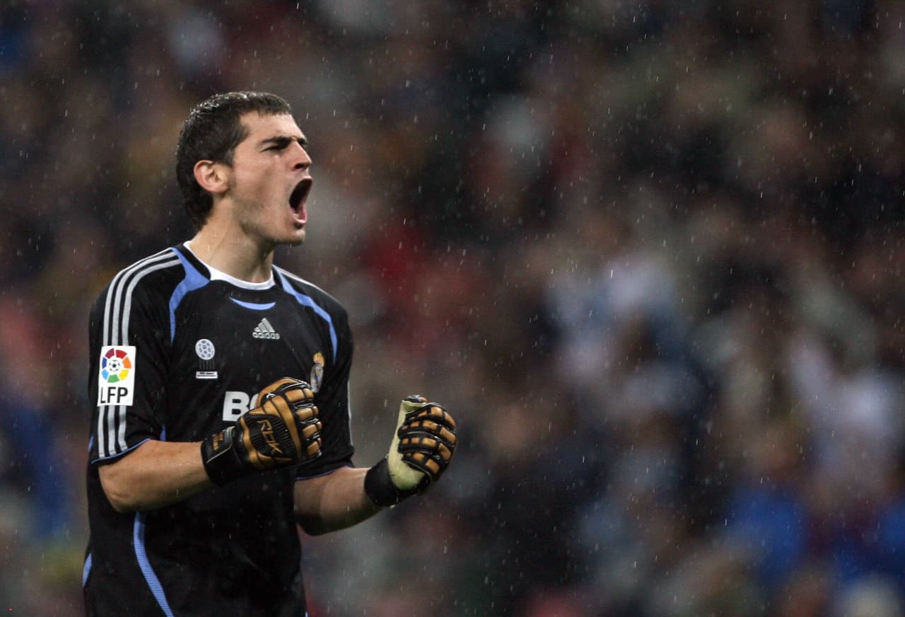 A favor de Casillas, el arquero logró mantener invita su cabaña en 7 ocasiones ante el Barcelona de cuales el Real Madrid salió airoso en seis ocasiones y sólo empatando en un cotejo.