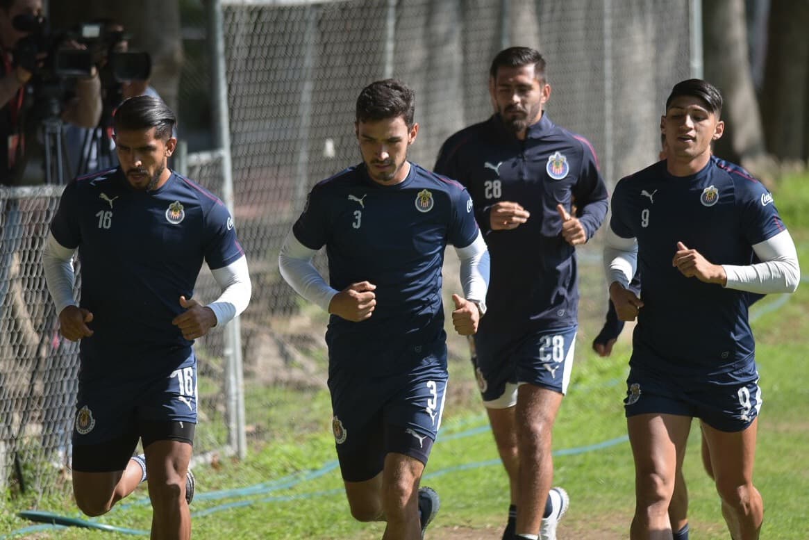 Chivas de Guadalajara no baja su ritmo luego de caer en sus amistosos de pretemporada y por eso mantiene su preparación en entrenamiento con miras al comienzo del Apertura 2019 de la Liga MX.