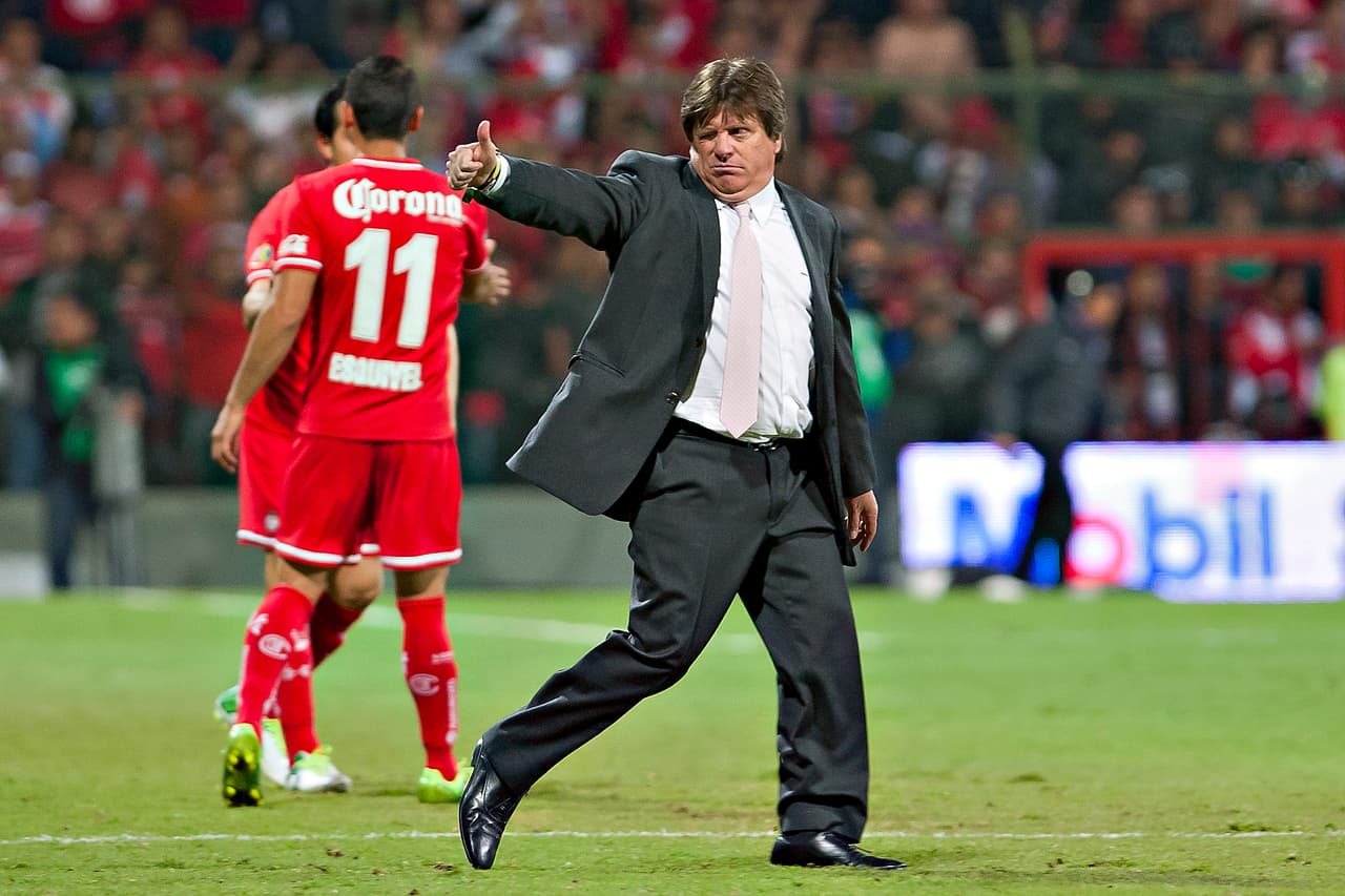 12) Clausura 2013: Miguel Herrera (México) se coronó con las Águilas del América.