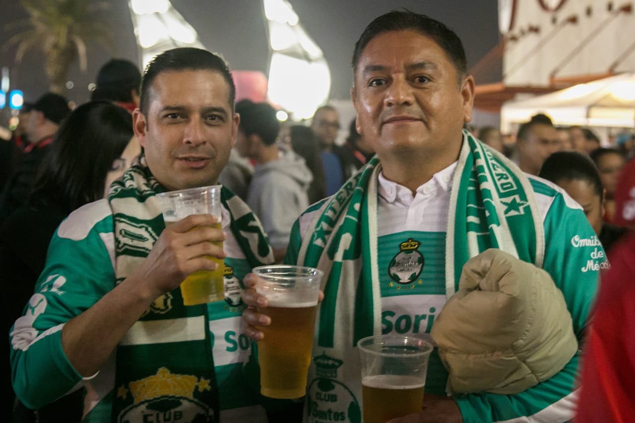 El colorido de la afición en la Jornada 3