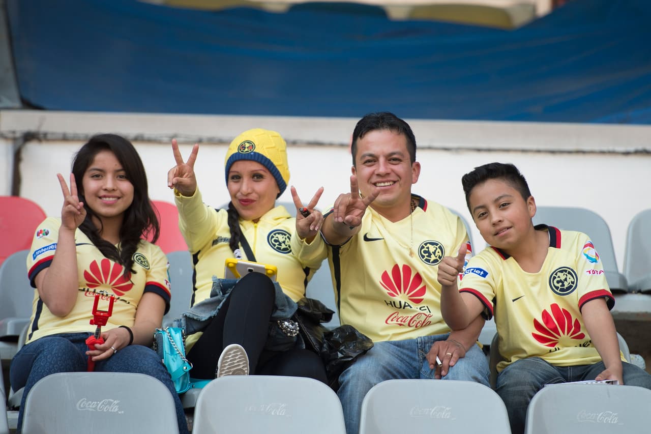 El colorido de la afición en la Jornada 3