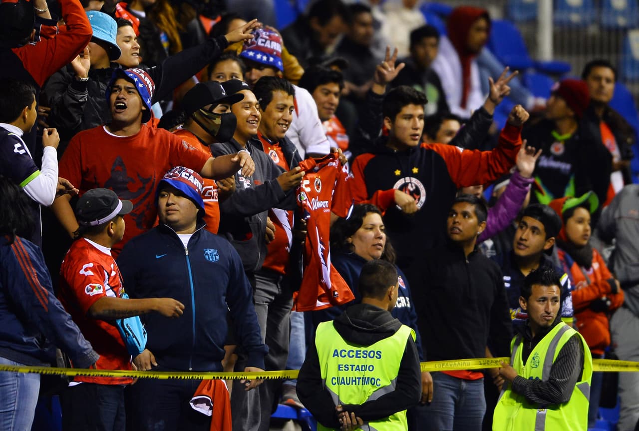 El colorido de la afición en la Jornada 3