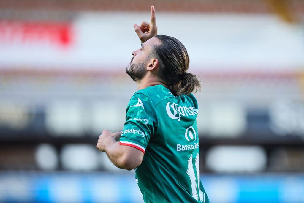 Con goles de los colombianos José Zúñiga y Nico Benedetti, Gallos y Mazatlán empataron 1-1, un resultado que los deja parcialmente en los lugares 17 y 18, respectivamente, en el Clausura 2023 de la Liga MX.