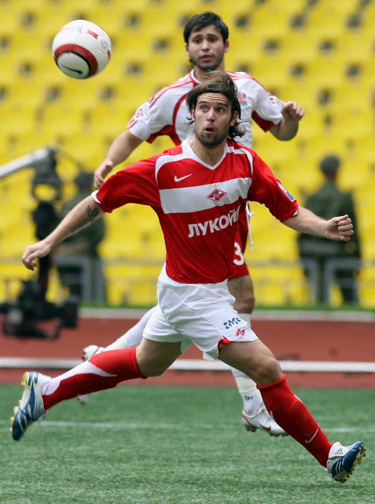 También estuvo tres temporadas en el Spartak de Moscú entre 2004 y 2007.