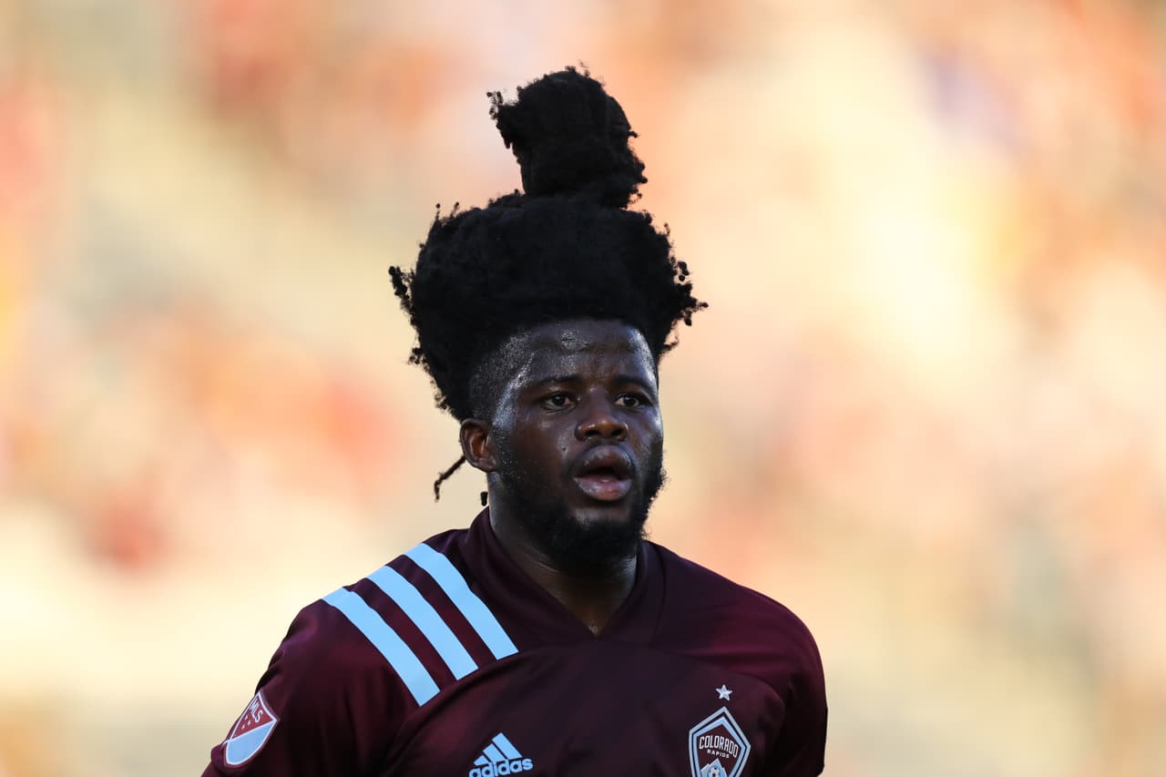 Lalas Abubakar consolid´o desde el fondo el triunfo por 2-0 de Colorado Rapids frente a FC Dallas.