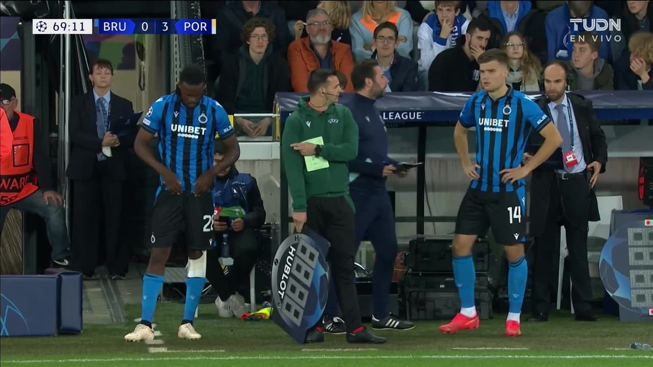 ¡GOL!  anota para FC Porto. Mehdi Taremi