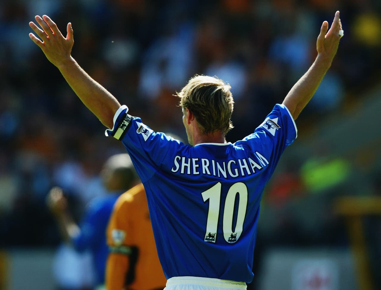 Su primer empate llegó contra el Portsmouth en la jornada seis. Teddy Sheringham abrió el marcador y Henry igualó de penal.