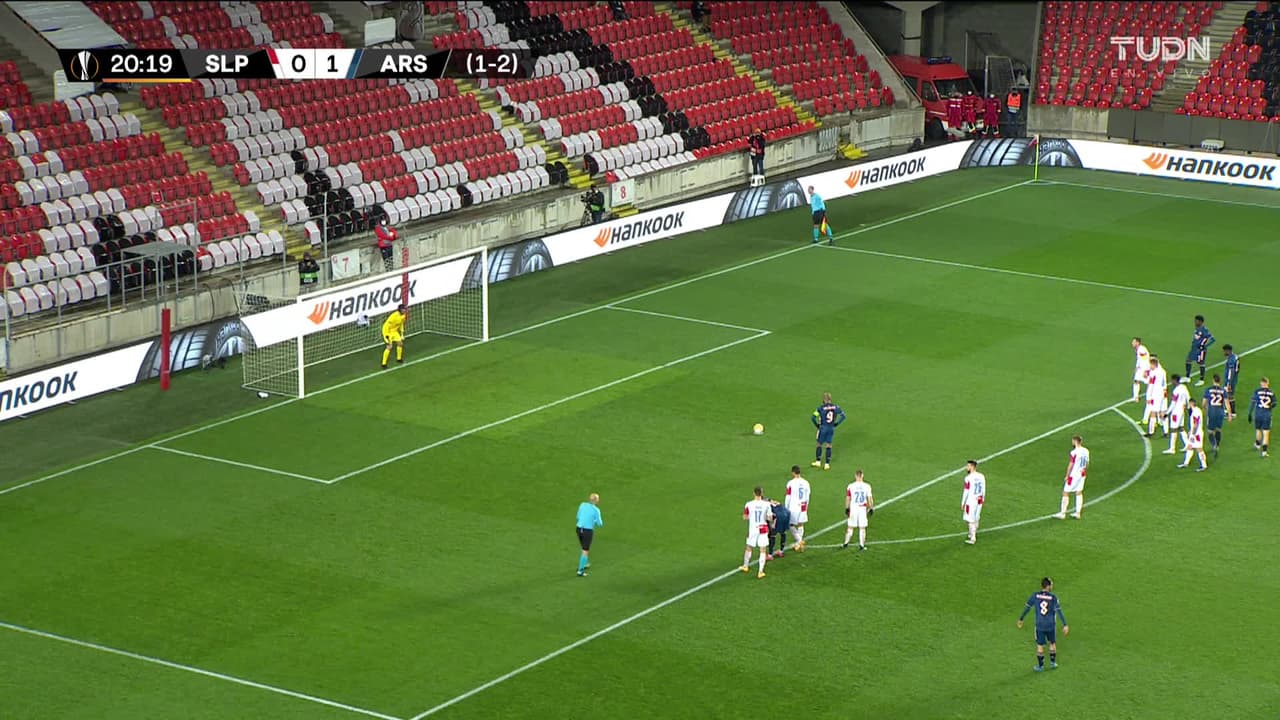 ¡GOL!  anota para Arsenal. Alexandre Lacazette