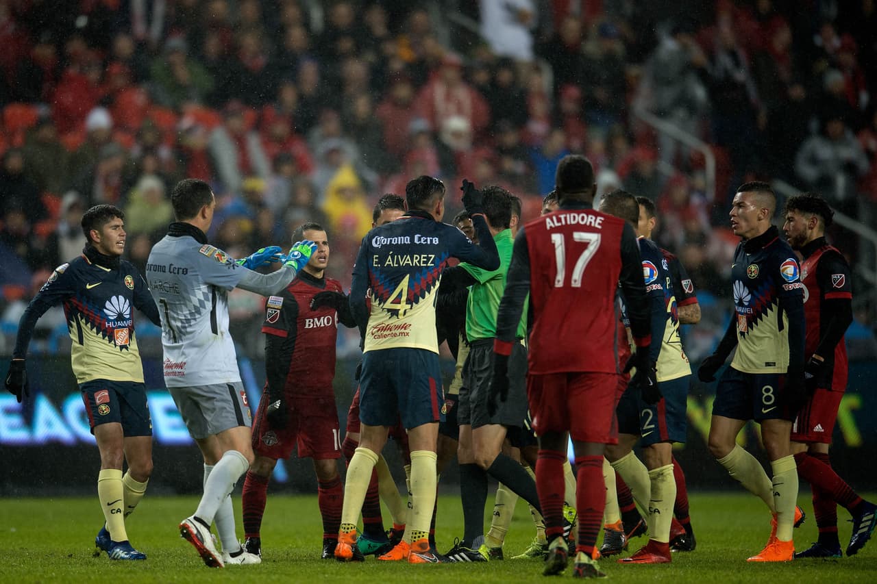 El partido tuvo momentos de discusiones entre ambos equipos protagonistas, que han mostrado solidez en su actual participación.