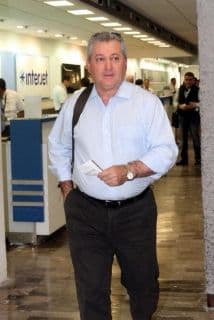 Víctor Manuel Vucetich en el Aeropuerto de Guadalajara. (Foto: Twitter)