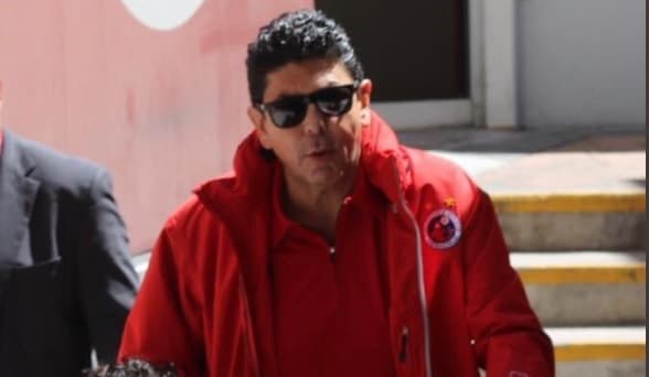 El dueño de los Tiburones 'denuncia' inequidades en el uso del VAR.