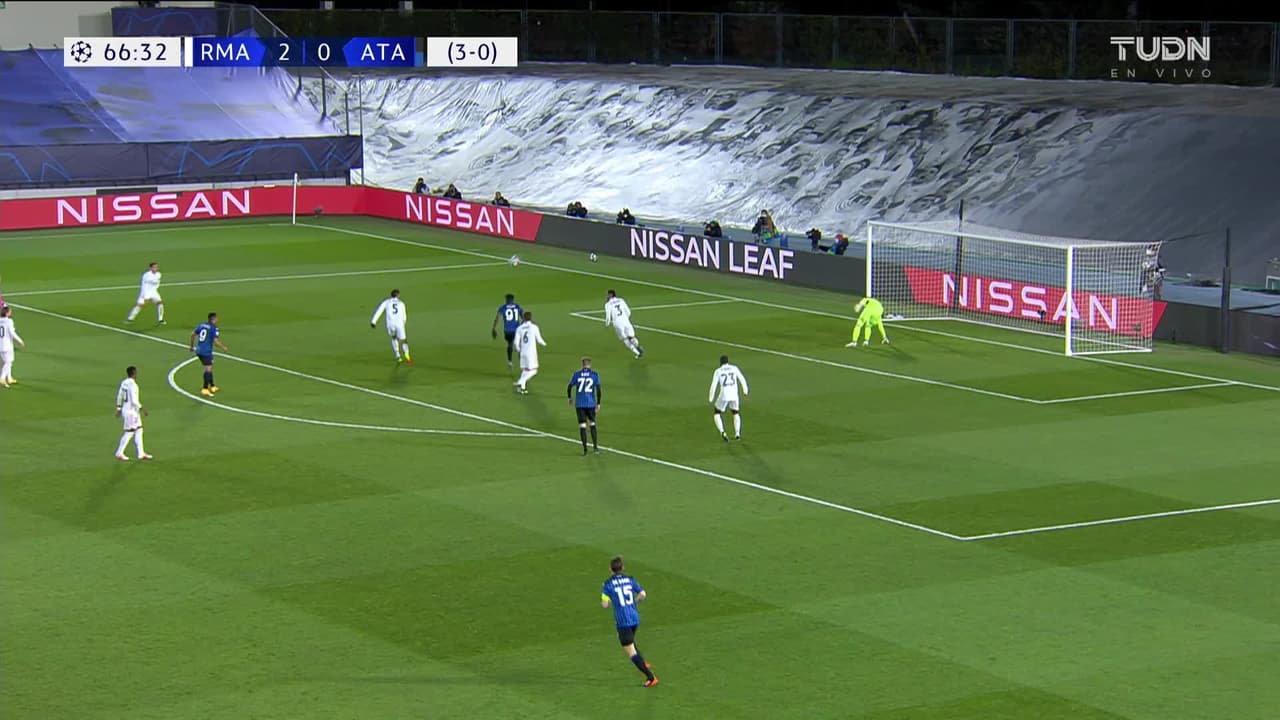 ¡TIRO ATAJADO! disparo por Duván Zapata.