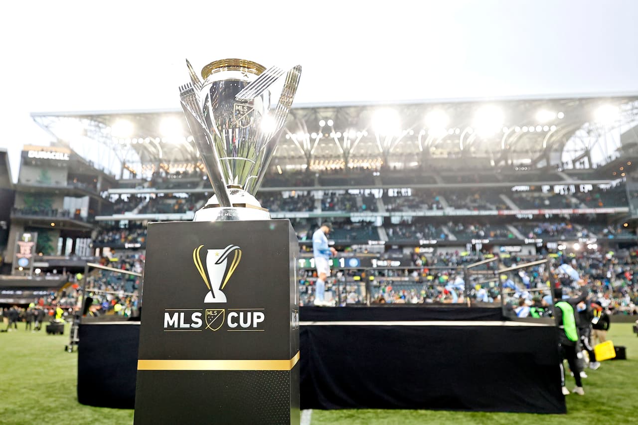 El trofeo de la MLS Cup en el Providence Park, en diciembre de 2021.