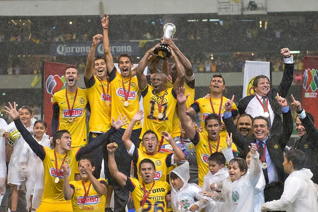 Esa temporada del Clausura 2013 fue precisamente la que le otorgó su único campeonato con las Águilas en sus dos años de estadía con el equipo de Coapa.
