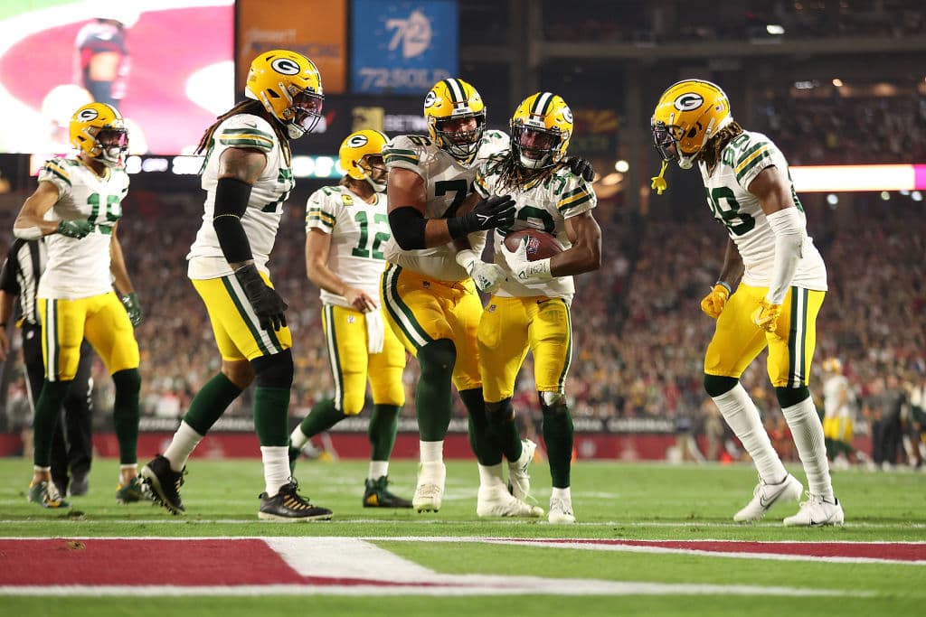 La experiencia le gana a la juventud y Aaron Rodgers comanda la victoria 24-21 sobre los Arizona Cardinals.