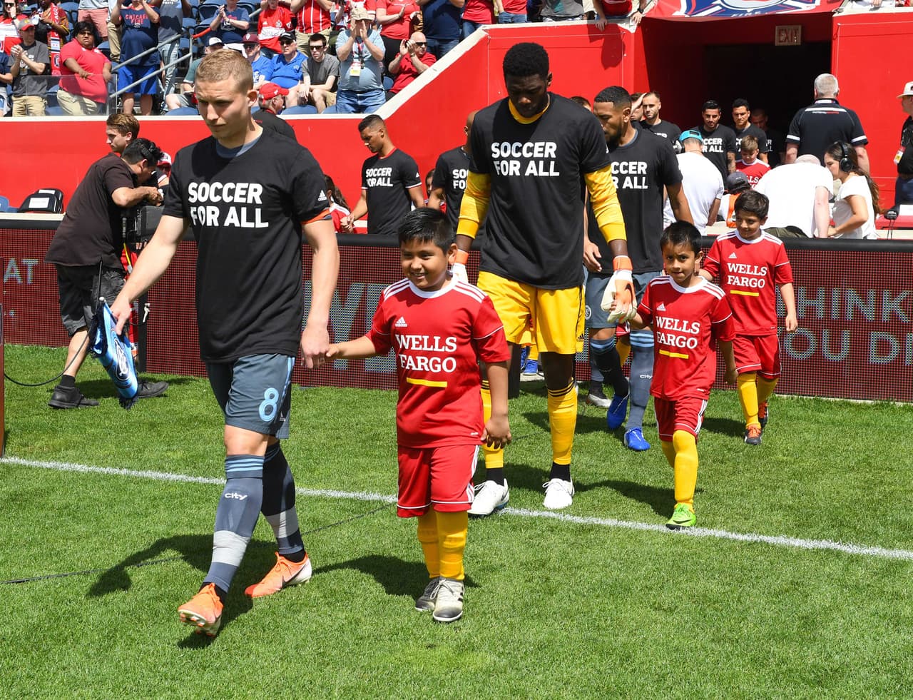 El principio del 'Soccer for All' también se hizo presente en el SeatGeek Stadium, en el partido entre Chicago Fire y New York City FC.