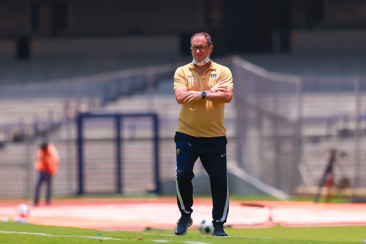 Liliini dice que en Pumas “hay jugadores que no están a la altura”