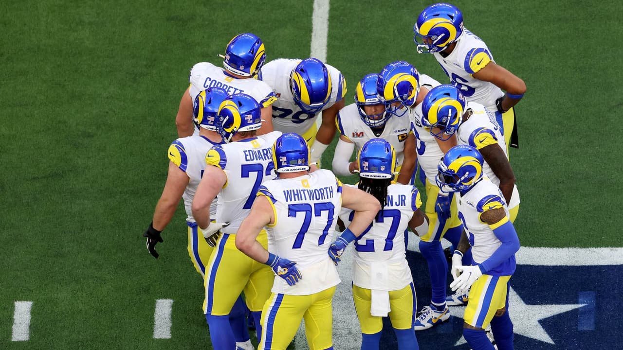 LA Rams en el Súper bowl LVI con jersey blanco