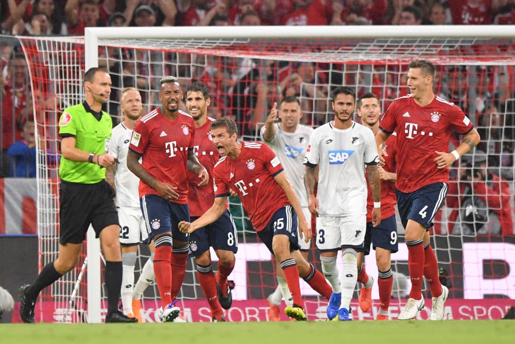 El Bayern Múnich se impuso por 3-1 al Hoffenheim en el Allianz Arena en el partido inaugural de la temporada 2018-19 de la Bundesliga, con una polémica jugada que marcó la diferencia.