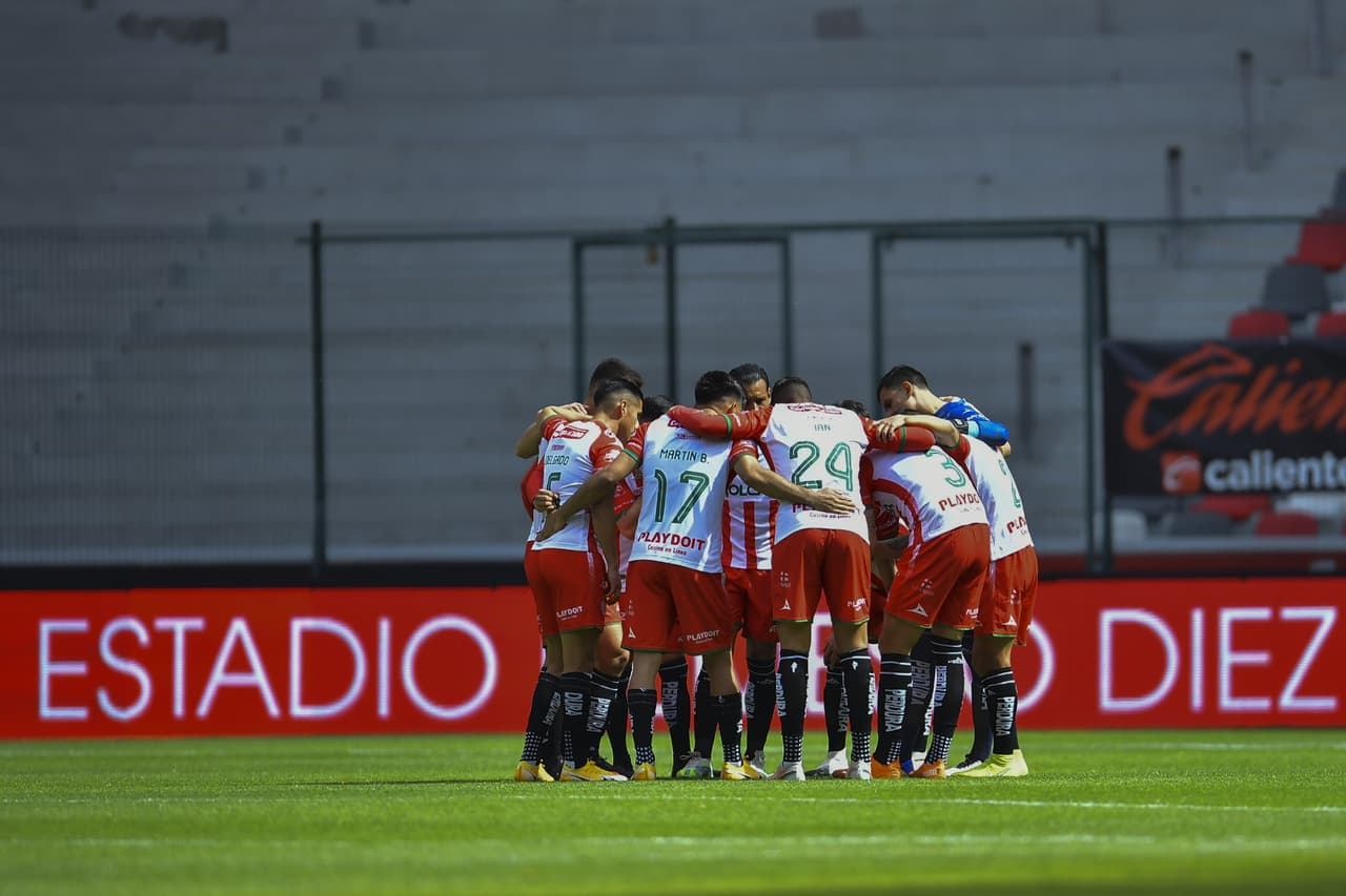 Unai Bilbao volvió a jugar con 12 puntos de sutura en su rodilla