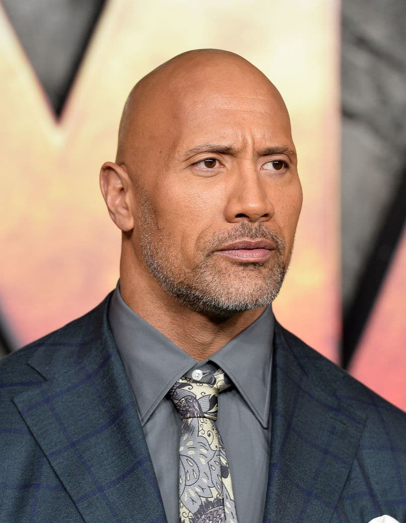 La Sociedad consiste en un grupo de héroes que trabajan juntos para pelear contra el mal.
<br>