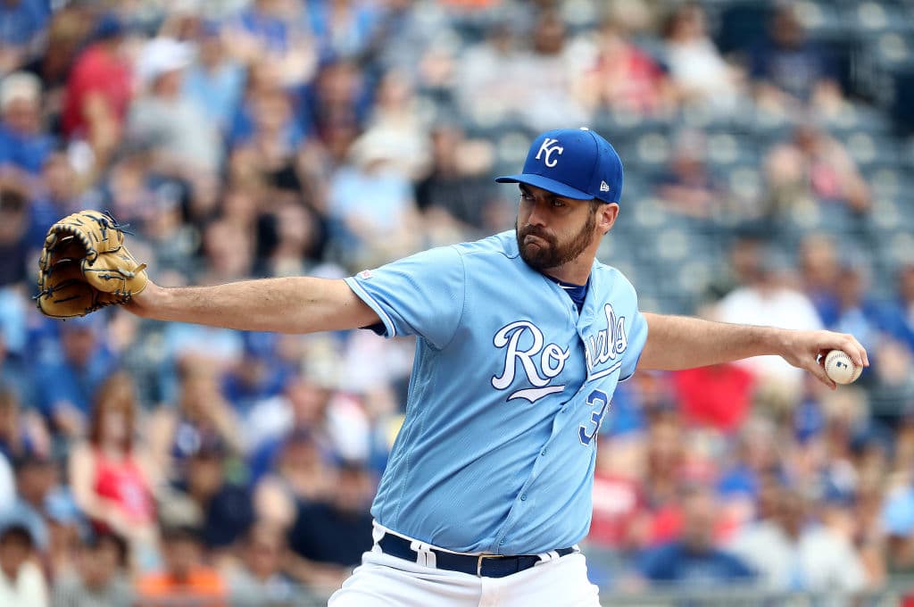 Brian Flynn relevó a Duffy por los Kansas City Royals y en 3.1 entradas de labor permitió tres anotaciones, aunque fueron sucias por un error en los jardines.