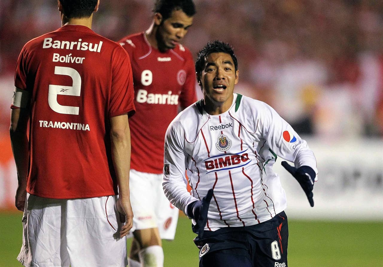 Con Fabián como pieza clave, Chivas llegó hasta la final de la Copa Libertadores 2010. Firmó un golazo de tijera en la final de vuelta en suelo brasileño ante el Inter de Porto Alegre.