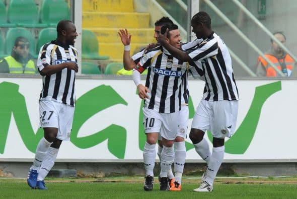 Pero ni ese 'hat-trick' le bastó a Di Natale para ser el héroe del día, pues un chileno lo opacó.