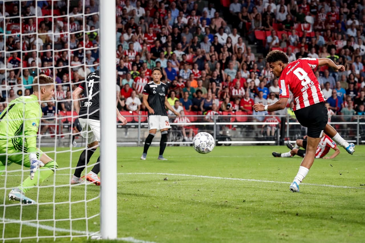 Pero a los 92 minutos, cuando ya todo parecía sentenciado, el PSV tenía reservada una sorpresa.